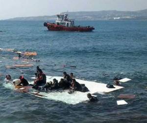 Por sus características físicas y de vestimenta se presume que son personas de origen africano tratando de llegar a los Estados Unidos de Norteamérica (Foto Internet)