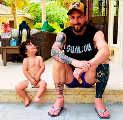 Sol, playa, trajes de baño y mucho amor: Las envidiables vacaciones de Leo Messi y Antonela Roccuzzo
