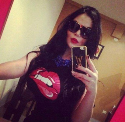 Hija de capo mexicano publica sensuales fotos en Facebook