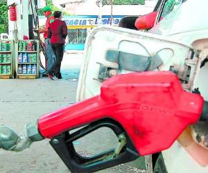 Petróleo. El precio del barril del crudo ha bajado más de 25 dólares desde su cotización más alta.