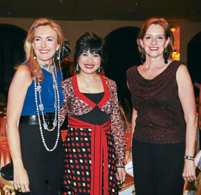 Música, danza y humor en noche de cabaret