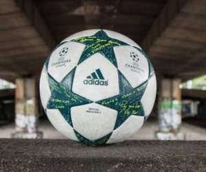Adidas presentó el nuevo balón de la Uefa Champions League para la temporada 2016-17 ¿Te gusta?