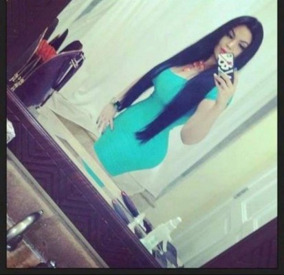 Hija de capo mexicano publica sensuales fotos en Facebook