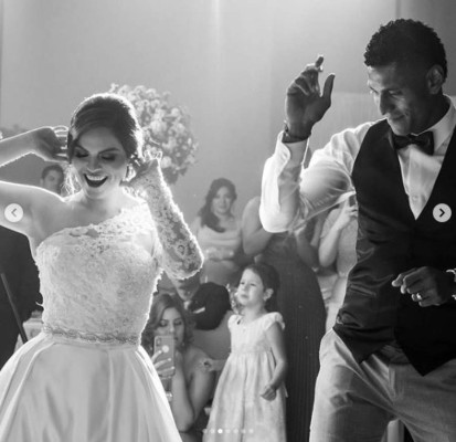 Las románticas fotos que compartió Carlo Costly de su boda