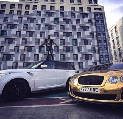 Joven africano pasa de trabajar en un McDonald's a ser millonario