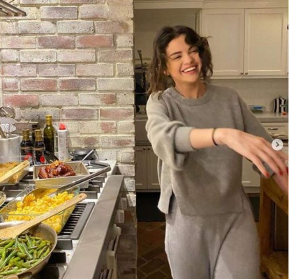 Famosos presumen mansiones, comidas y rutinas de ejercicio durante encierro por Covid-19   