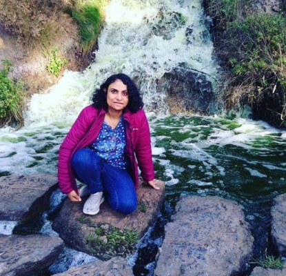 Afgana fingió ser un hombre durante 10 años para huir de los talibanes