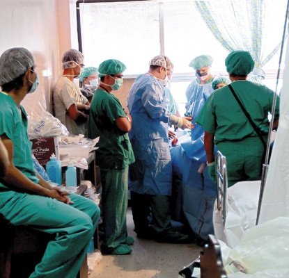 Analizan construcción de quirófanos