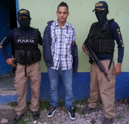 Honduras: Detienen a mujer taxista y conductor de bus por extorsión