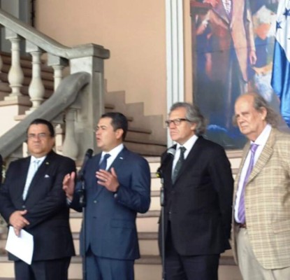 Presidente de Honduras asegura que respetará resultados del diálogo