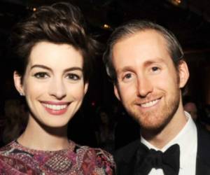 La actriz estadounidense Anne Hathaway se casó con el diseñador de joyas Adam Shulman en el 2012.