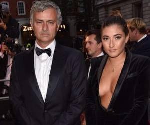 La hija de José Mourinho y su escote de infarto