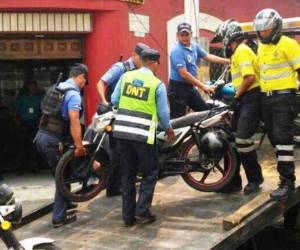 Unas 95 motocicletas han sido decomisadas por obstruir espacios públicos....