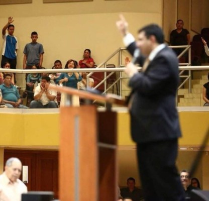 Con un corazón de adorador, así era el pastor de CEAD Miguel Montoya (FOTOS)