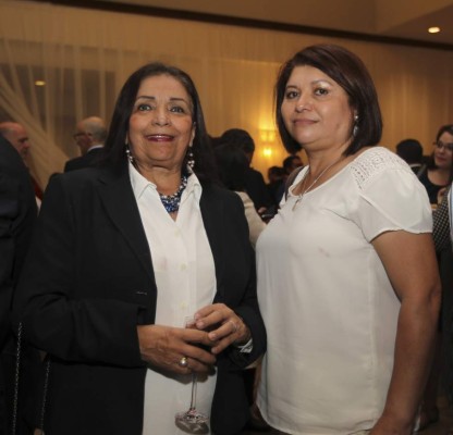 Un brindis por la unidad, justicia y libertad alemana