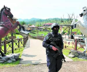 19-septiembre-2013. Estados Unidos designa como narcotraficantes a Los Cachiros. Varias propiedades, entre ellas Joya Grande, les fueron aseguradas.