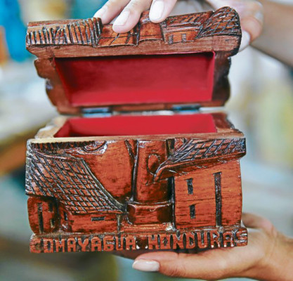 Manos prodigiosas que plasman la cultura de Comayagua