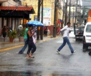Aunque habrán menos frentes fríos, éstos serán intensos en lluvias, según pronóstico de Copeco.