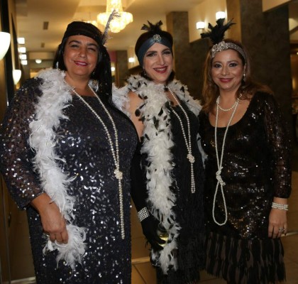 Plumas, lentejuelas y mucho glamour para Margina Valle