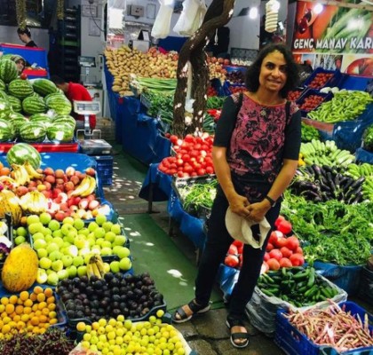 Afgana fingió ser un hombre durante 10 años para huir de los talibanes