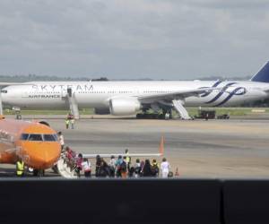 El Boeing 777 se dirigía a París desde Mauricio cuando los pilotos solicitaron un aterrizaje de emergencia en Mombasa.