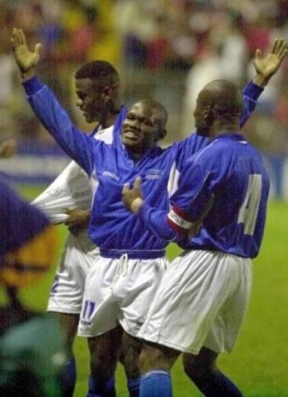 Evolución de los uniformes de la Selección de Honduras en eliminatorias mundialistas