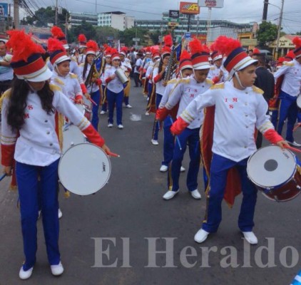 Galería de fotos del inicio del desfile en Tegucigalpa