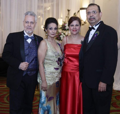 Alegría y bendición por la alianza de José Luis y Paola