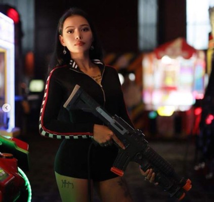 Creativa, guapa y militar: así es Bella Poarch, la sensación de TikTok