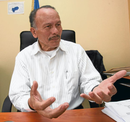 Asuntos internos de la Policía afirma que AK-47 fueron depositadas en FF AA