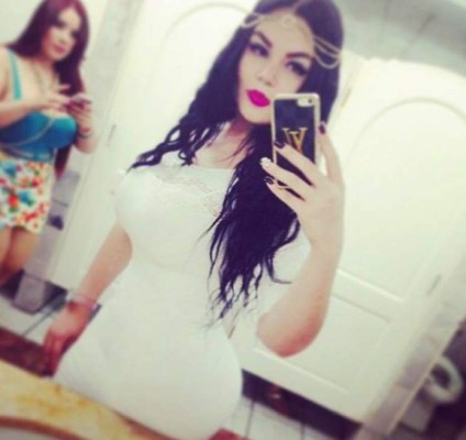 Hija de capo mexicano publica sensuales fotos en Facebook