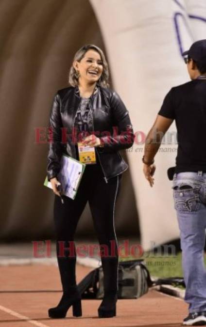 FOTOS: Bellas hondureñas presentes en el duelo Honduras vs Trinidad y Tobago