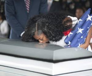 Trump 'no podía recordar el nombre de mi esposo y eso fue lo que más me dolió', aseguró la mujer. 'La única forma en que recordó el nombre de mi esposo fue cuando me dijo que tenía el reporte (...) frente a él y ahí fue cuando realmente dijo La David'. (Foto: El Heraldo Honduras, Noticias de Honduras)