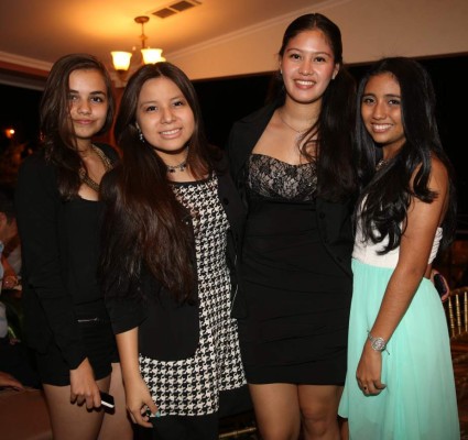 Celebran el triunfo estudiantil de Andrea Fiallos