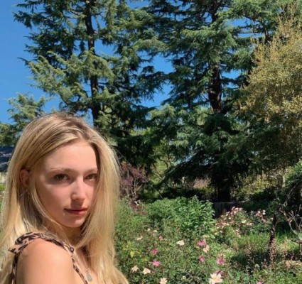 Amante de los caballos y modelo, así es Eve, la hija menor de Steve Jobs