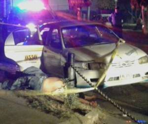 En la escena del crimen quedaron varios casquillos de armas.