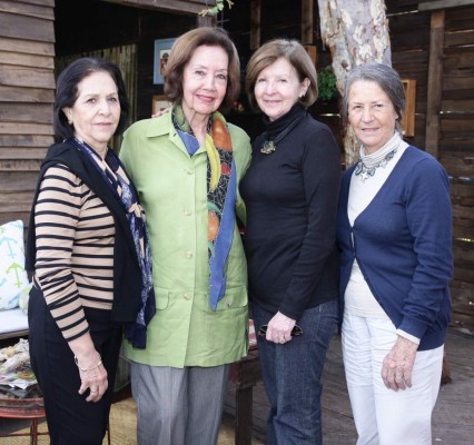Tarde de té para planificar actividades filantrópicas
