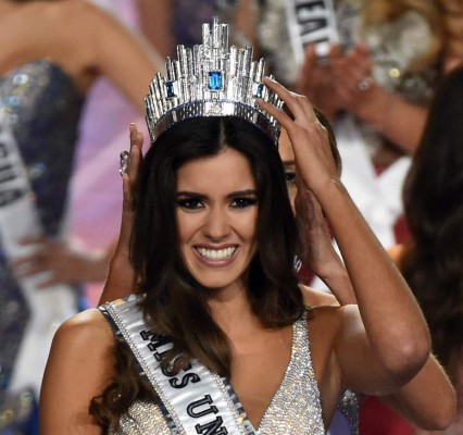 La colombiana Paulina Vega es la nueva Miss Universo
