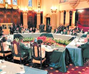 El encuentro se produjo en el Palacio de la Cultura de la Ciudad de Guatemala.