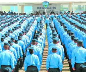 La Policía Nacional tiene previsto contratar a más de 3,000 agentes de escala básica para el año 2017. Esta proyección será similar en los años venideros, hasta llegar a 23 mil elementos en 2022, foto: Archivo EL HERALDO.