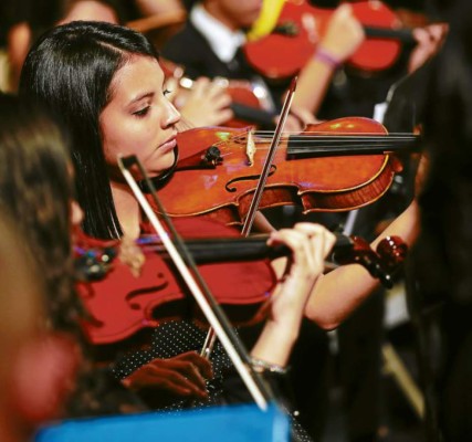 Concierto de gala para el cierre de YOA 2014