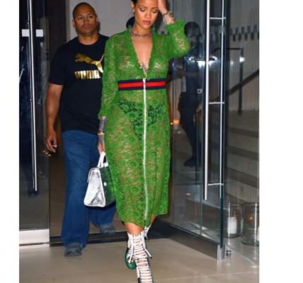 FOTOS: Los vestidos más sensuales, polémicos y criticados de Rihanna