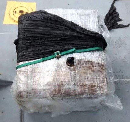 Decomisan embarcación con droga en Gracias a Dios