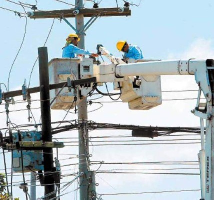 Sin energía eléctrica unas 40 colonias de la capital