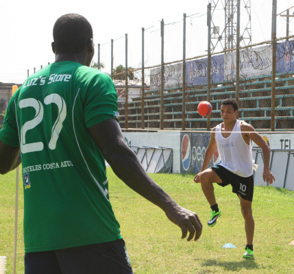 Adinolfi: 'Ojalá podamos hacerle cosquillas a Motagua”