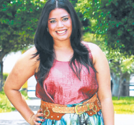 Bella aun con esas libritas que sobran