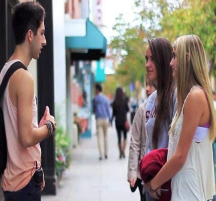 Besos a desconocidas