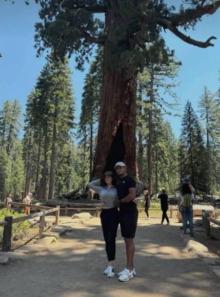 Así han sido las vacaciones de “Choco” Lozano con su bella novia