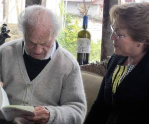 Para la celebración de su centenario, Parra recibió la visita de la presidenta Michelle Bachelet.
