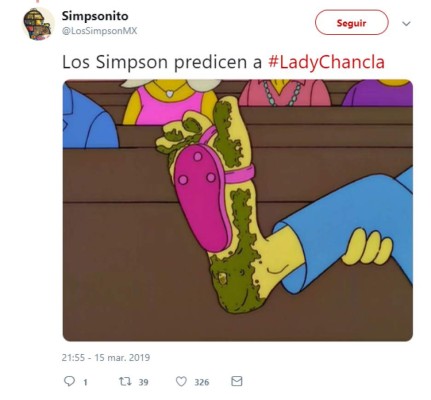 Con memes se burlan de 'lady chanclas' por pedir que le paguen sus sandalias tras ser pisoteada